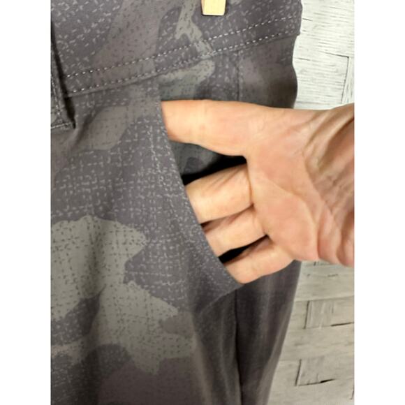 Prana women’s cargo pants gray camouflage roll tab packets outdoor gorpcore - Picture 6 of 16